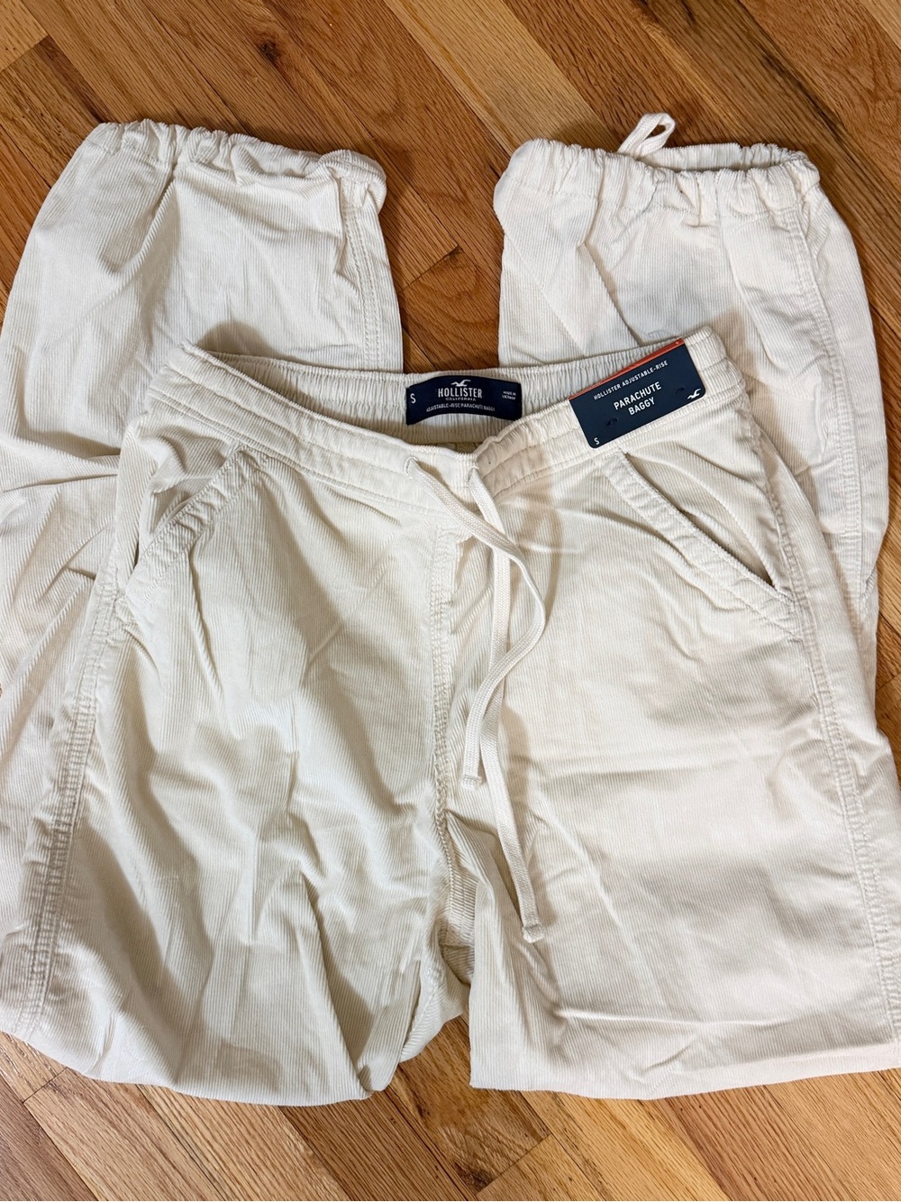 Hollister Women’s Drawstring Parachute Joggers - Cream